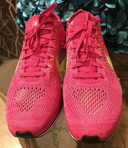 NIKE Women's Flyknit Running Sneakers Trainers Running Pink 10 - Myluxurytrunk