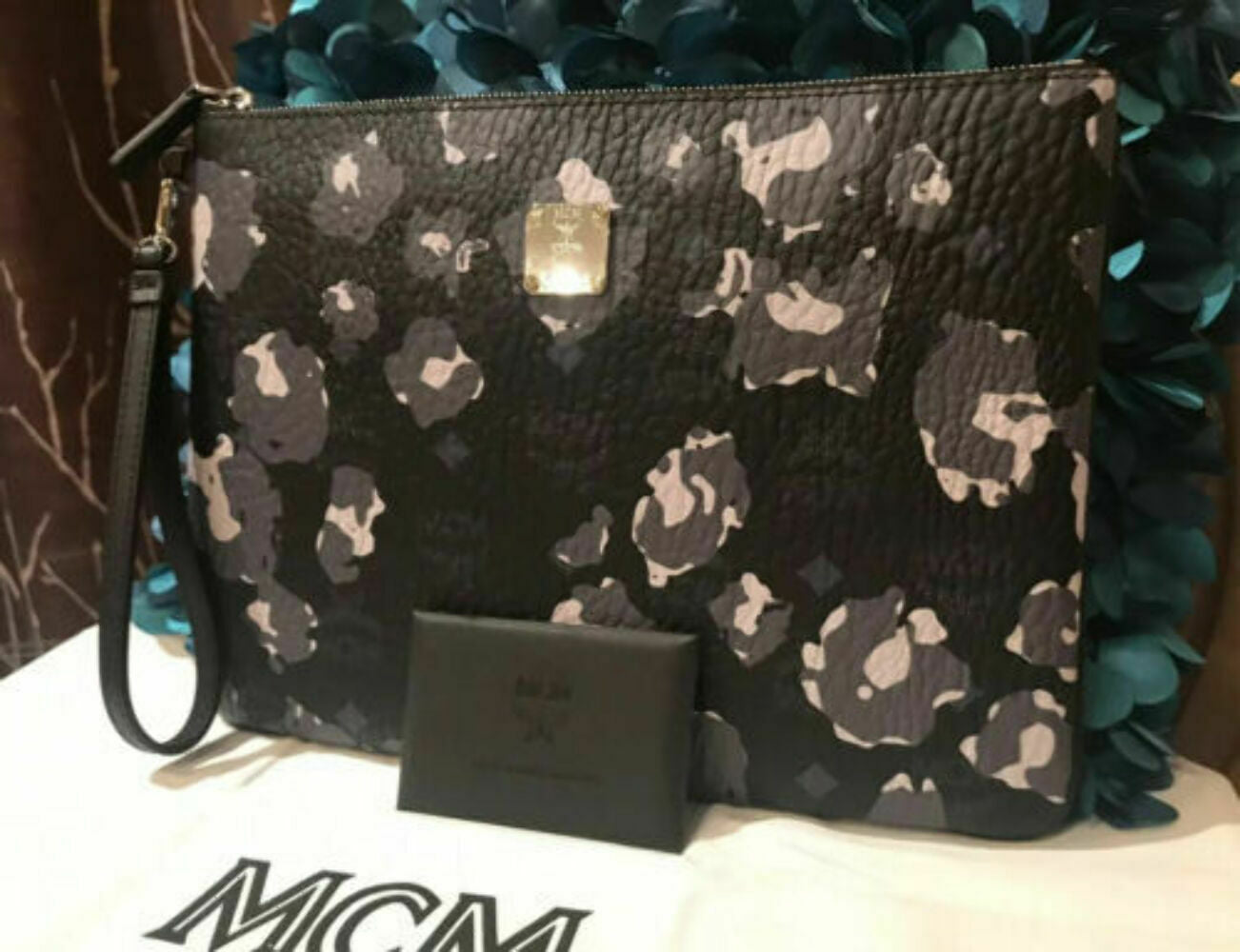 MCM Black & White Pouch Clutch Bag Wallet Wristlet Limited Edition+dust Bag - Myluxurytrunk