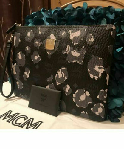 MCM Black & White Pouch Clutch Bag Wallet Wristlet Limited Edition+dust Bag - Myluxurytrunk