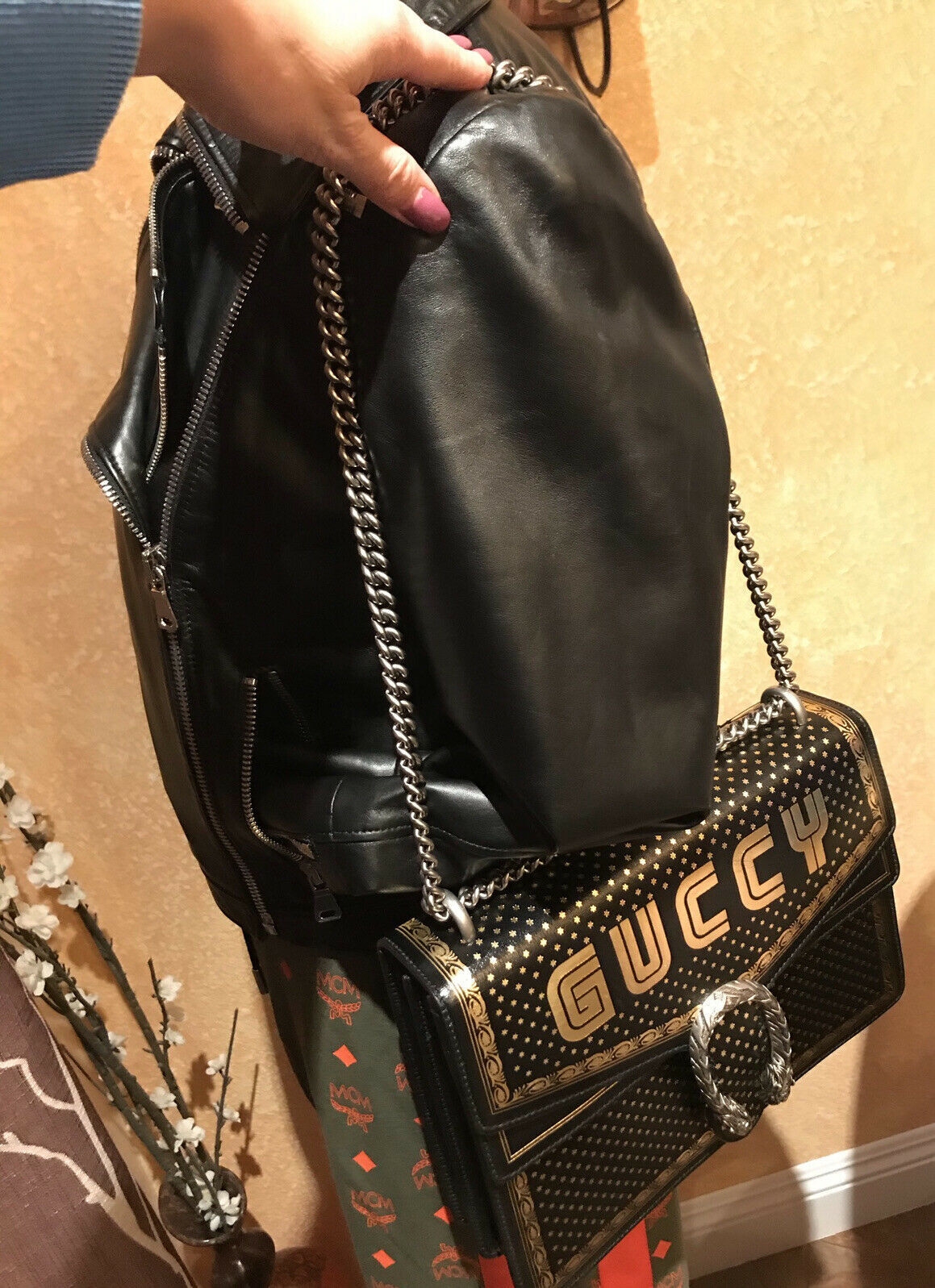GUCCI Dionysus Michel Cornice Stele Black Leather Shoulder Bag - Myluxurytrunk